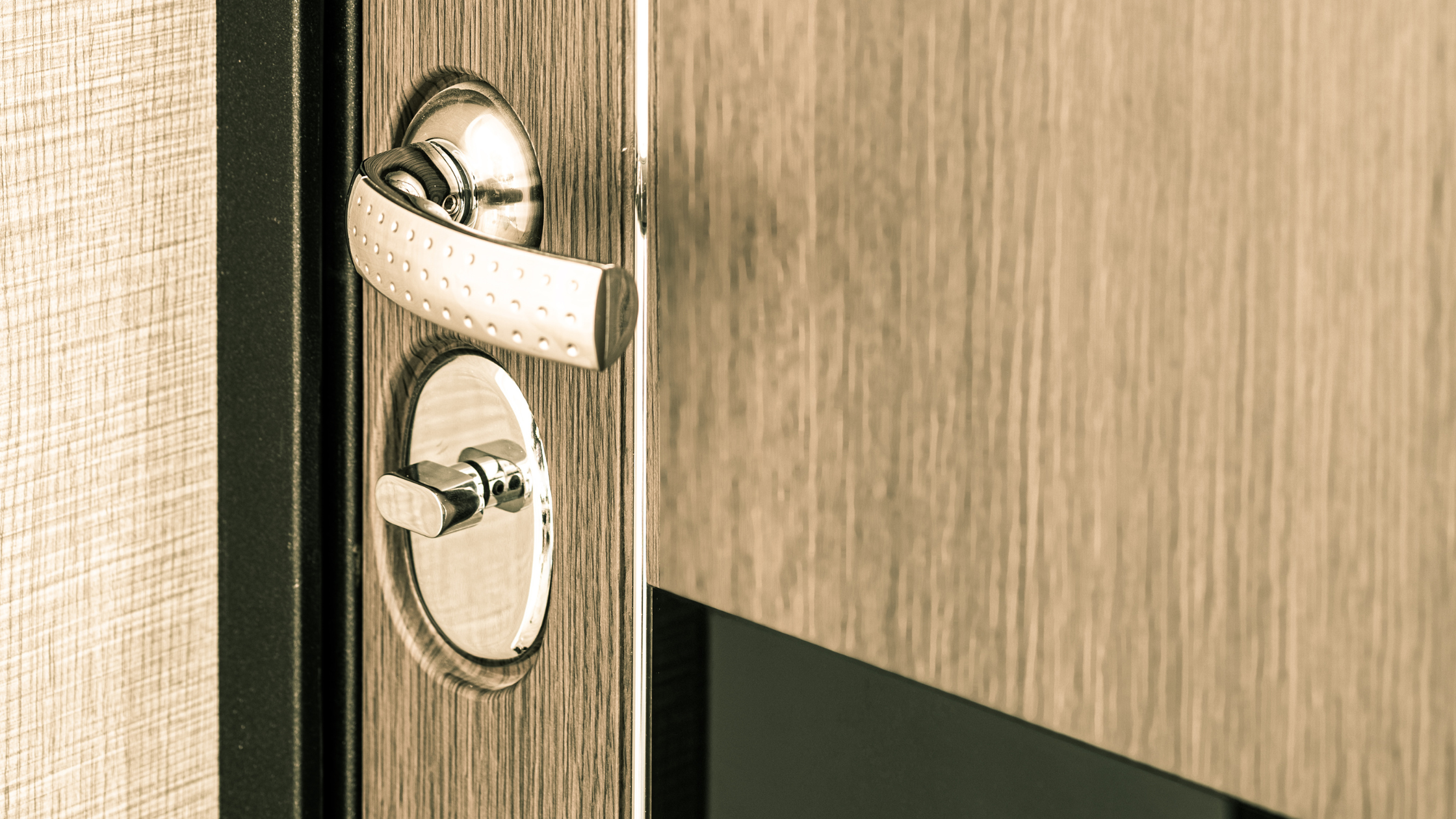 Instala una puerta acorazada y mejora la seguridad de tu hogar